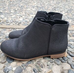 Girl's Cat & Jack Black Boots Size 13